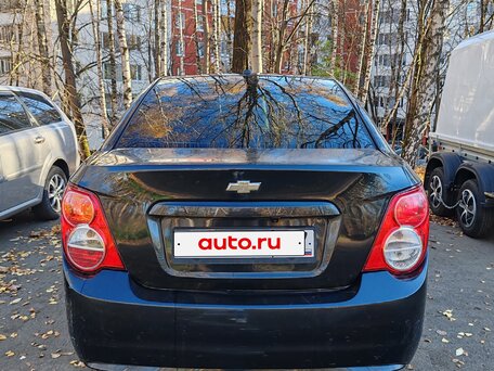 2014 Chevrolet Aveo II, чёрный, 620000 рублей, вид 4