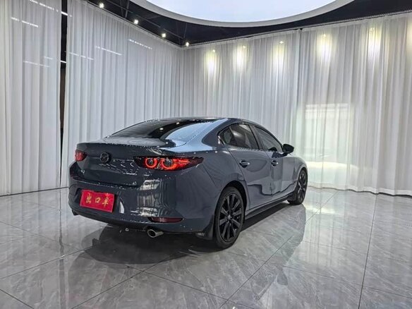 2022 Mazda 3 Axela IV (BP), серый, 1310000 рублей - вид 3