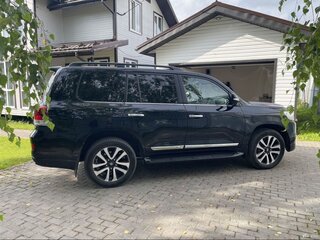 2016 Toyota Land Cruiser 200 Series Рестайлинг 2, чёрный, 4500000 рублей, вид 3