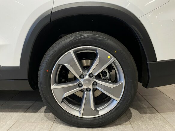 2026 Geely Okavango I Рестайлинг, белый - вид 10