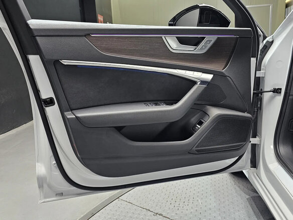 2025 Audi A6 45 TFSI V (C8) Рестайлинг, белый, 7480500 рублей - вид 14
