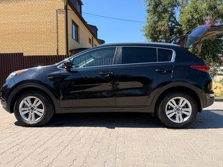 2017 Kia Sportage IV, чёрный, 1780000 рублей, вид 4