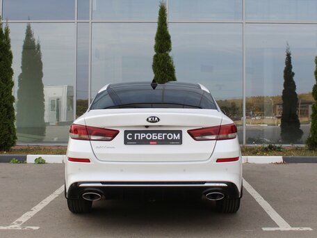 2019 Kia Optima IV Рестайлинг, белый, 1940000 рублей, вид 5