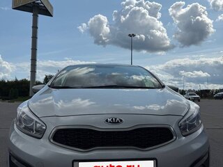 2018 Kia Ceed II Рестайлинг, серебристый, 1390000 рублей, вид 3