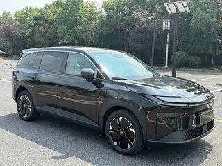 2026 Toyota bZ3X 58.3 kWh, чёрный, 2820911 рублей, вид 3
