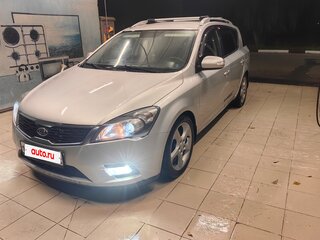 2011 Kia Ceed I Рестайлинг, серебристый, 930000 рублей, вид 1