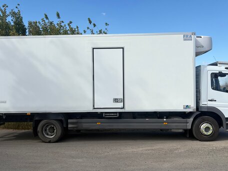2017 Mercedes-Benz Atego, белый, 6800000 рублей, вид 2