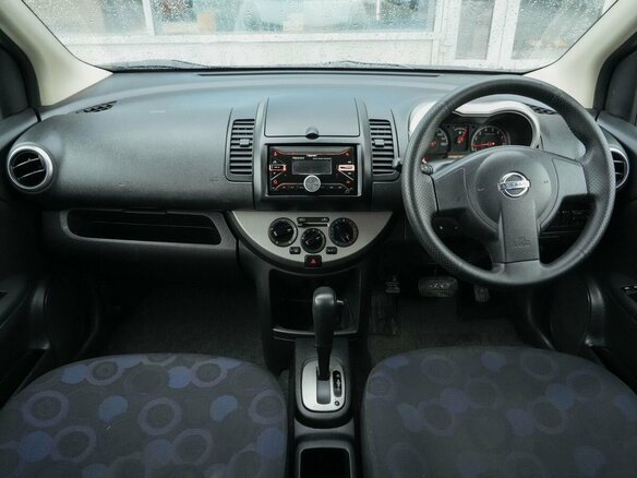 2005 Nissan Note I, белый, 370000 рублей - вид 15