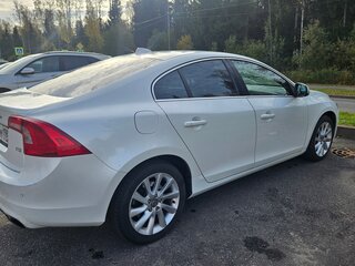 2014 Volvo S60 II Рестайлинг, белый, 1250000 рублей, вид 2
