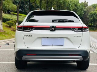 2022 Honda Vezel II, белый, 1830000 рублей, вид 4