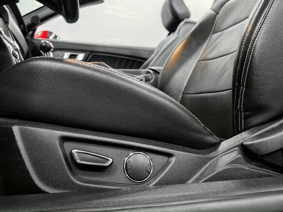 2018 Ford Mustang VI Рестайлинг, красный, 3070000 рублей - вид 11