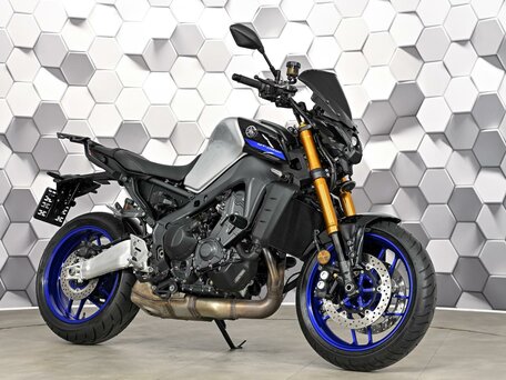 2023 Yamaha MT-09 (FZ-09), серебристый, 1127000 рублей, вид 1