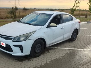 2019 Kia Rio IV, белый, 680000 рублей, вид 3