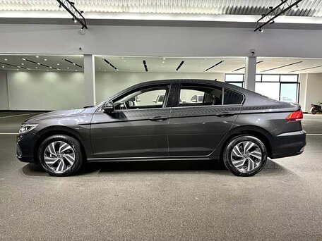 2023 Volkswagen Bora IV (China Market) Рестайлинг, серый, 1110000 рублей, вид 4
