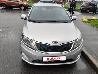 2012 Kia Rio 4-speed III, серебристый, 530000 рублей, вид 1