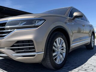 2018 Volkswagen Touareg III, бежевый, 5200000 рублей, вид 5