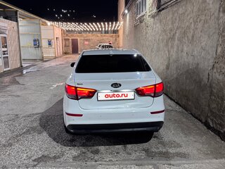 2017 Kia Rio III Рестайлинг, белый, 830000 рублей, вид 2