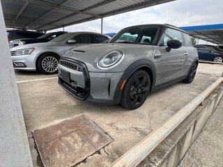 2021 Mini Hatch Cooper S III (F55/F56) Рестайлинг 2, серый, 1400000 рублей, вид 2