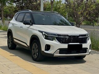 2023 Kia Seltos I Рестайлинг, белый, 1925000 рублей, вид 5