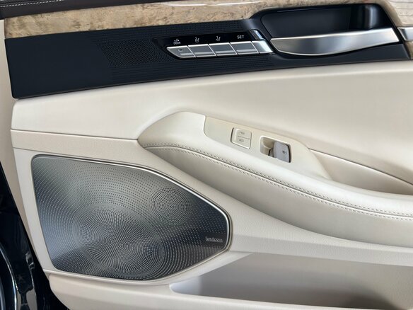 2018 Genesis G90 Limousine I, чёрный - вид 19