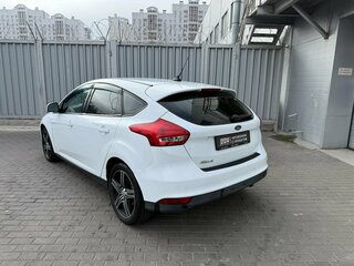 2018 Ford Focus III Рестайлинг, белый, 925000 рублей, вид 3