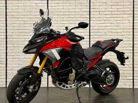 2026 Ducati Multistrada V4, чёрный, 3520000 рублей, вид 3