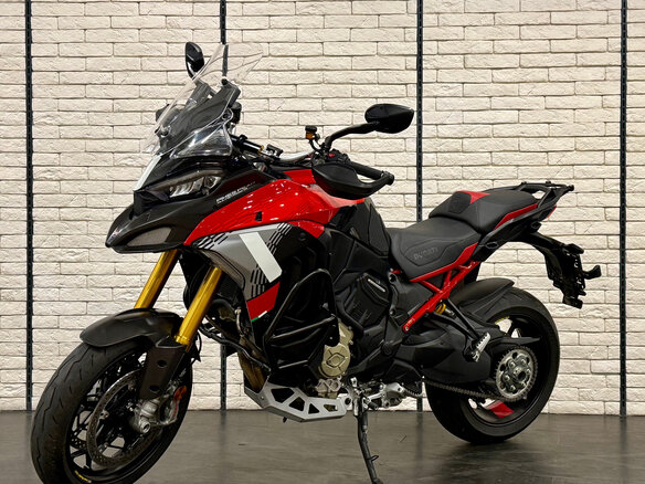 2026 Ducati Multistrada V4, чёрный, 3520000 рублей - вид 2