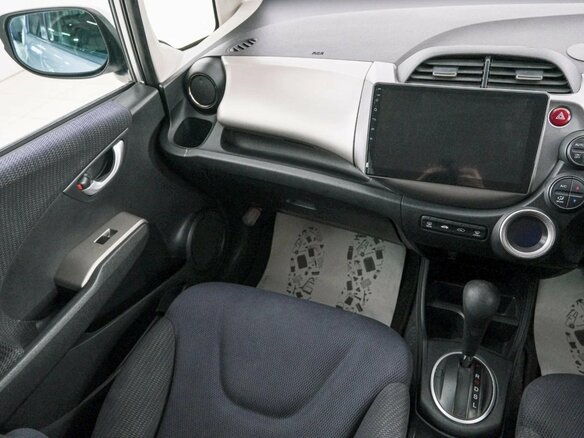 2011 Honda Fit Hybrid II, серый, 899000 рублей - вид 10