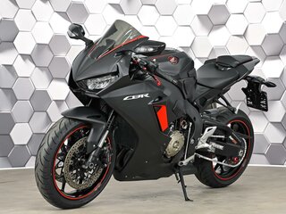 2017 Honda CBR 1000 RR/RA Fireblade, чёрный, 1377000 рублей, вид 2