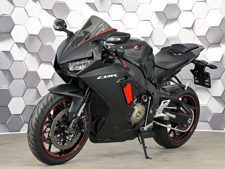 2017 Honda CBR 1000 RR/RA Fireblade, чёрный, 1377000 рублей, вид 2
