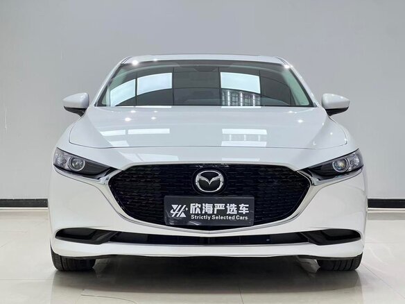 2023 Mazda 3 Axela IV (BP), белый, 1420000 рублей - вид 1