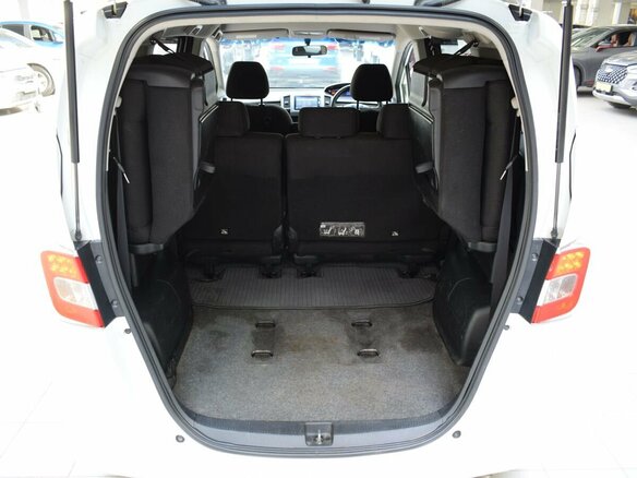 2014 Honda Freed I Рестайлинг 2, белый, 985000 рублей - вид 18