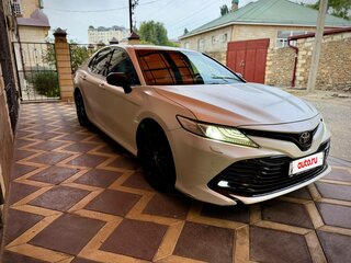 2019 Toyota Camry VIII (XV70), белый, 2520000 рублей, вид 2