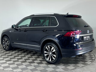 2018 Volkswagen Tiguan II, чёрный, 1994000 рублей, вид 4