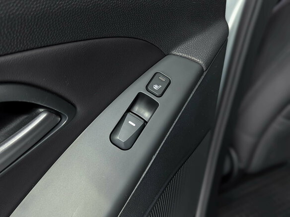 2014 Hyundai ix35 I Рестайлинг, серебристый, 1490000 рублей - вид 17