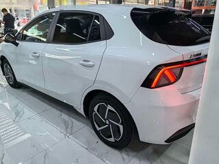 2026 MG 4 EV 42.8 kWh II, белый, 1776000 рублей, вид 4