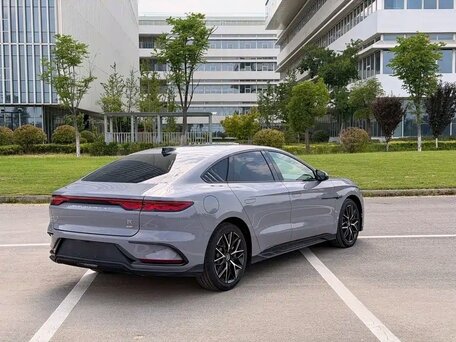 2025 BYD Han DM-i I Рестайлинг 2, серый, 3900000 рублей, вид 3