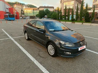 2016 Volkswagen Polo V Рестайлинг, серый, 950000 рублей, вид 1