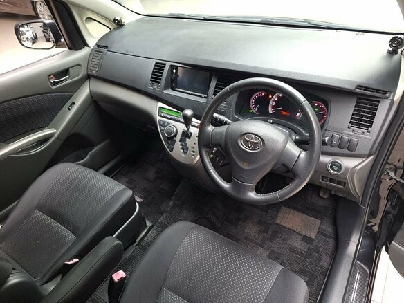 2010 Toyota ISis I Рестайлинг, чёрный, 1150000 рублей - вид 9