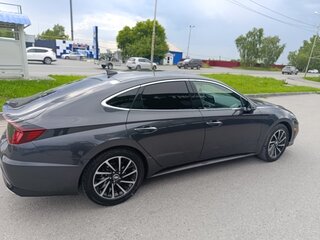 2019 Hyundai Sonata VIII (DN8), серый, 1850000 рублей, вид 3