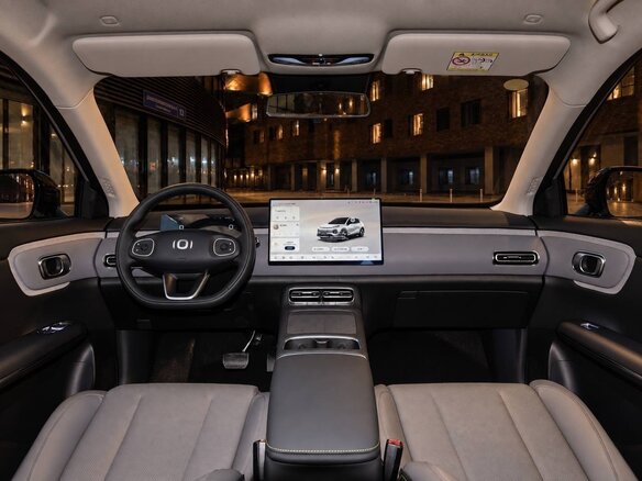 2026 Changan Qiyuan Q05 40.3 kWh II, серебристый - вид 6