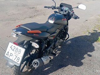 2021 Bajaj Pulsar 180, чёрный, 140000 рублей, вид 3