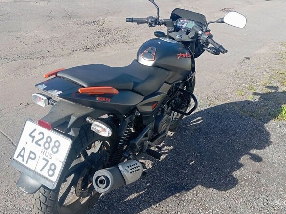2021 Bajaj Pulsar 180, чёрный, 140000 рублей - вид 2