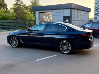 2019 BMW 5 серии 520d VII (G30/G31/G38), синий, 3880000 рублей, вид 3