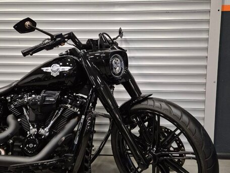 2020 Harley-Davidson Fat Boy, чёрный, 2850000 рублей, вид 4