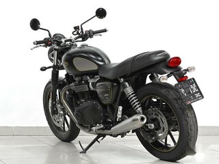 2021 Triumph Street Twin, чёрный, 799000 рублей, вид 4