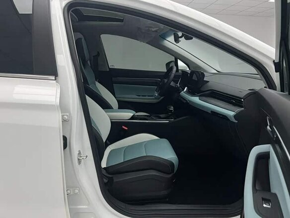 2022 Geely Emgrand S, белый, 1100000 рублей - вид 14