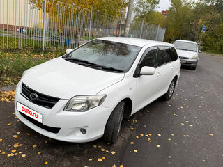 2011 Toyota Corolla Fielder X (E140, E150) Рестайлинг, белый, 950000 рублей, вид 1