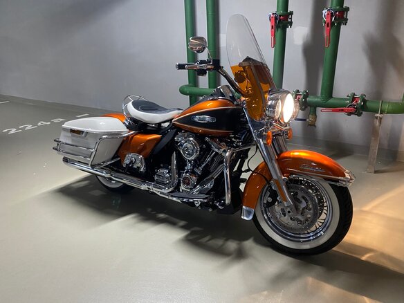 2023 Harley-Davidson Electra Glide, оранжевый, 2500000 рублей - вид 8