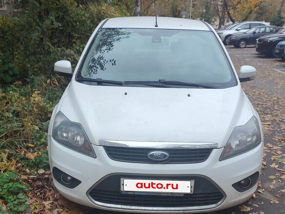 2010 Ford Focus II Рестайлинг, белый, 950000 рублей - вид 1